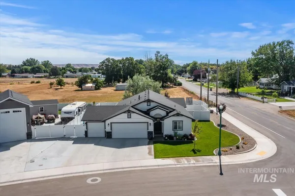 $435,000 | 2402 Day Drive, Fruitland, ID 83619