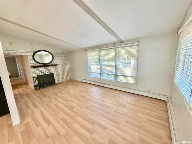 $319,000 | 990 William Drive, Knoxville, IL 61448