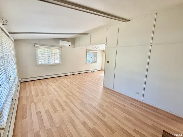 $319,000 | 990 William Drive, Knoxville, IL 61448