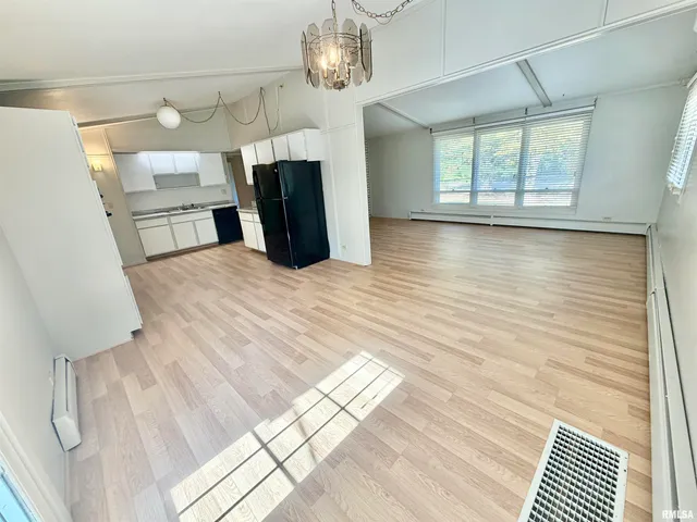 $319,000 | 990 William Drive, Knoxville, IL 61448