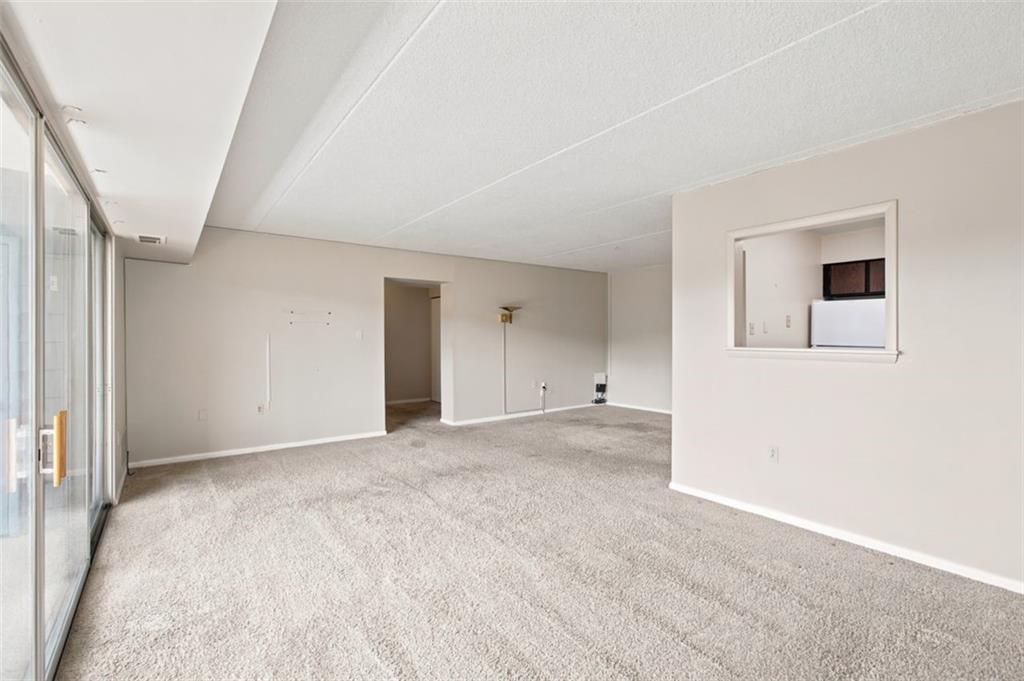 2160 Greentree Road, Unit 807W Pittsburgh, PA 15220 - Photo 5 of 30
