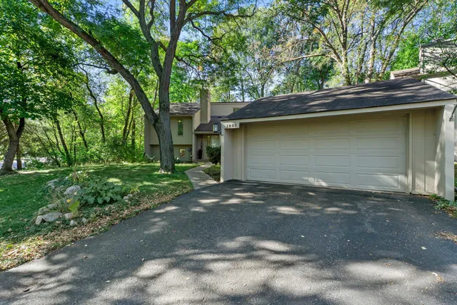 $319,900 | 1805 Archer Lane North, Plymouth, MN 55447