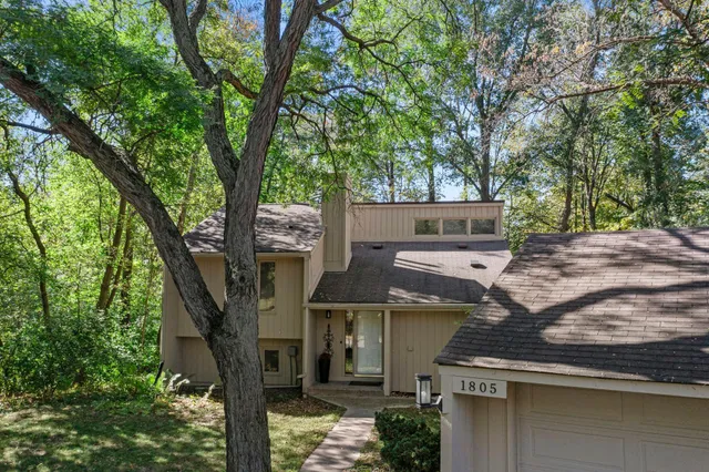 $319,900 | 1805 Archer Lane North, Plymouth, MN 55447