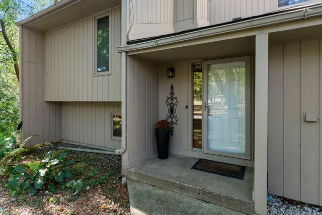 $319,900 | 1805 Archer Lane North, Plymouth, MN 55447