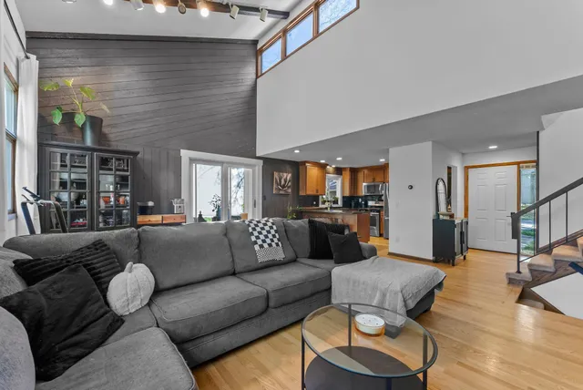 $319,900 | 1805 Archer Lane North, Plymouth, MN 55447