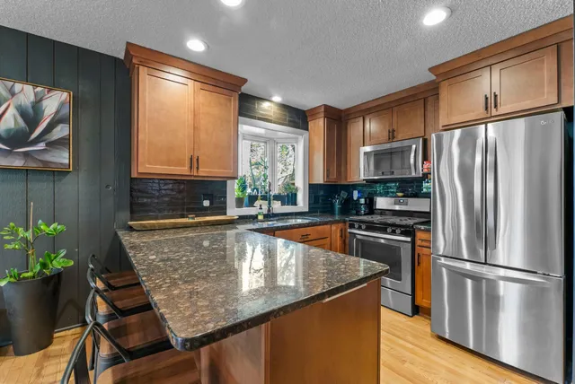 $319,900 | 1805 Archer Lane North, Plymouth, MN 55447