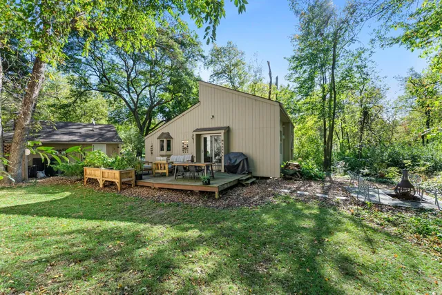 $319,900 | 1805 Archer Lane North, Plymouth, MN 55447