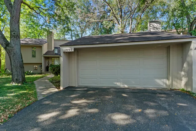 $319,900 | 1805 Archer Lane North, Plymouth, MN 55447