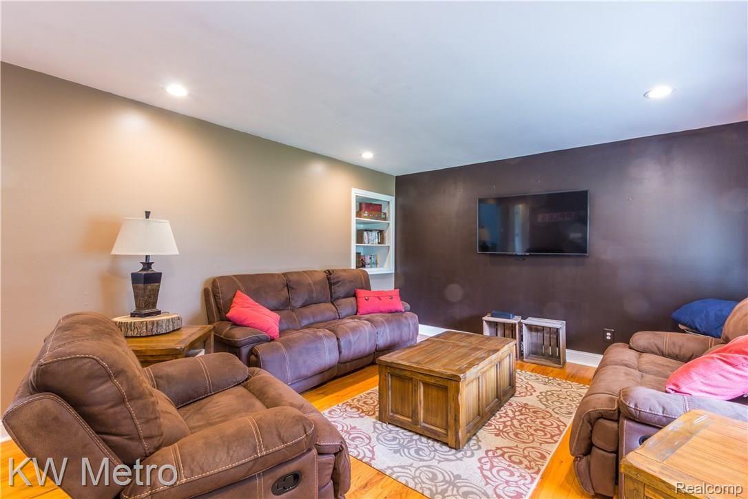 71220 Fisher Road Romeo, MI 48065 - Photo 15 of 35 71220 Fisher Rd-17.jpg