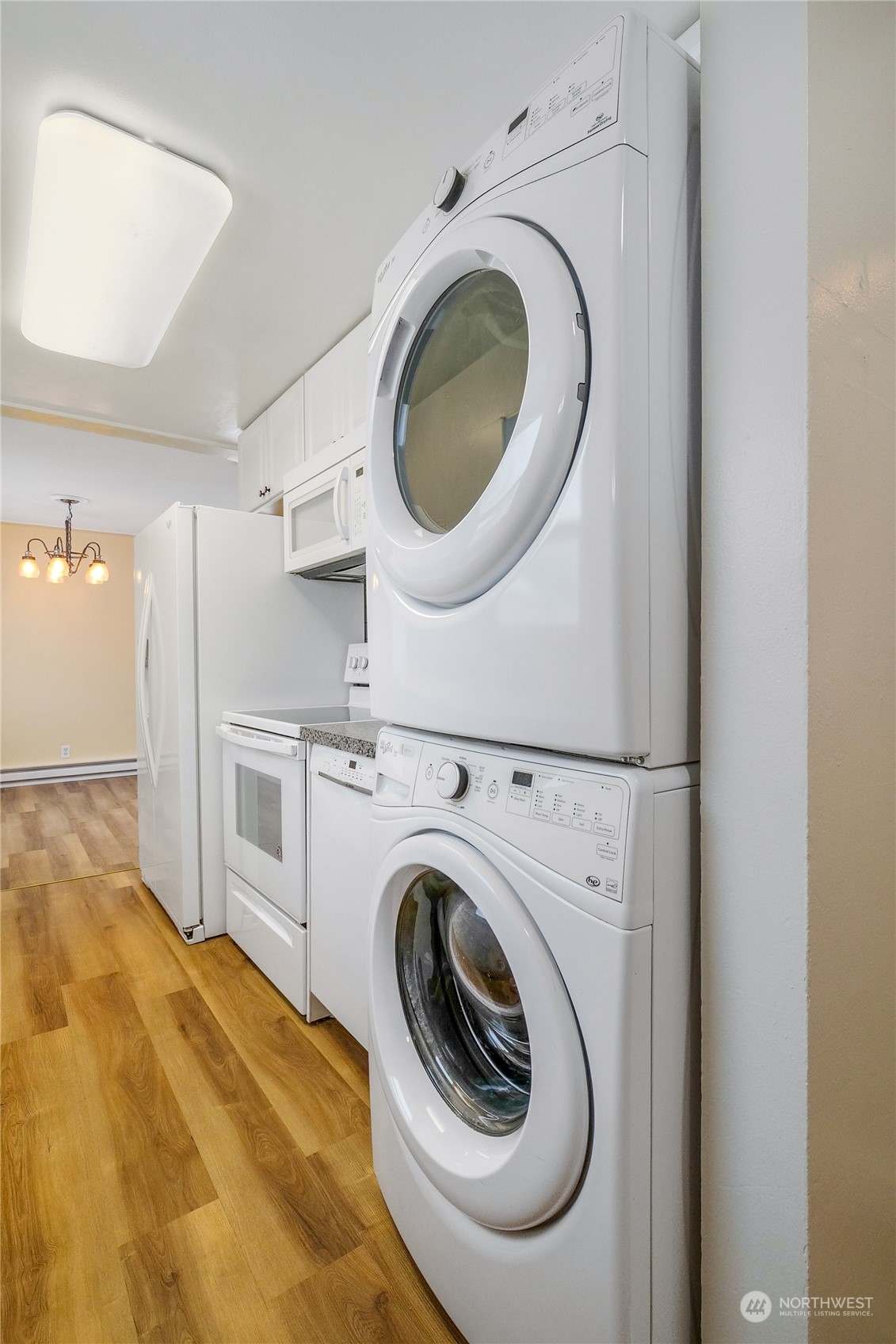 233 Statter Road Ephrata, WA 98823 - Photo 11 of 31 a utility room with dryer and washer