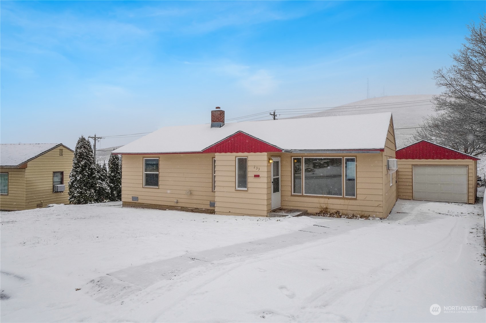 233 Statter Road Ephrata, WA 98823 - Photo 22 of 31 a view of a house with a yard