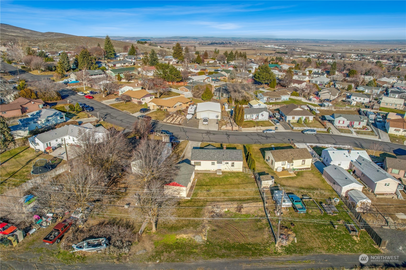 233 Statter Road Ephrata, WA 98823 - Photo 30 of 31 an aerial view of residential houses with outdoor space
