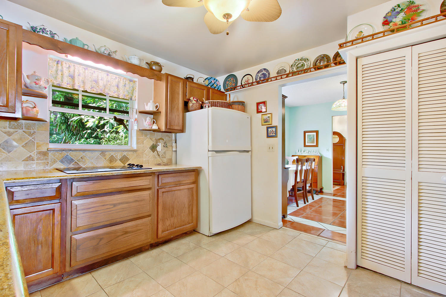 5647 Sims Road Delray Beach, FL 33484 - Photo 13 of 33 Kitchen 3