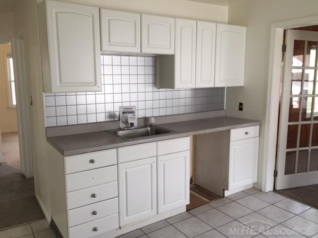 21403 Dexter Boulevard Warren, MI 48089 - Photo 3 of 11