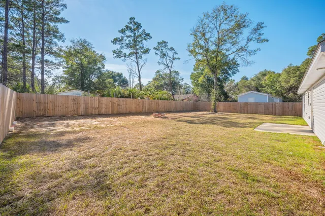 $1,800 | 68 Iris Lane, DeFuniak Springs, FL 32433