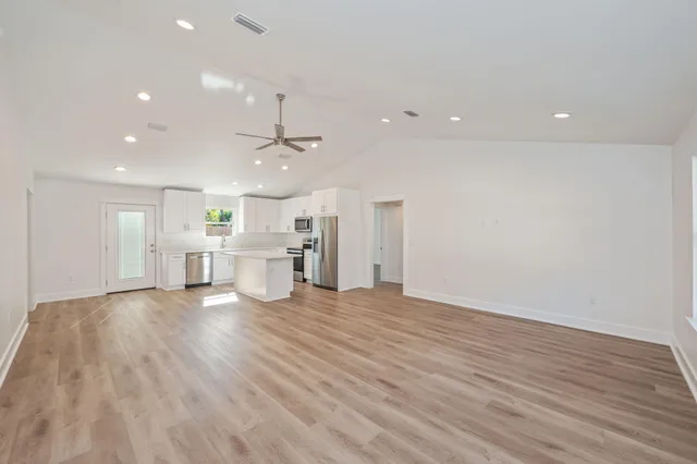 $1,800 | 68 Iris Lane, DeFuniak Springs, FL 32433