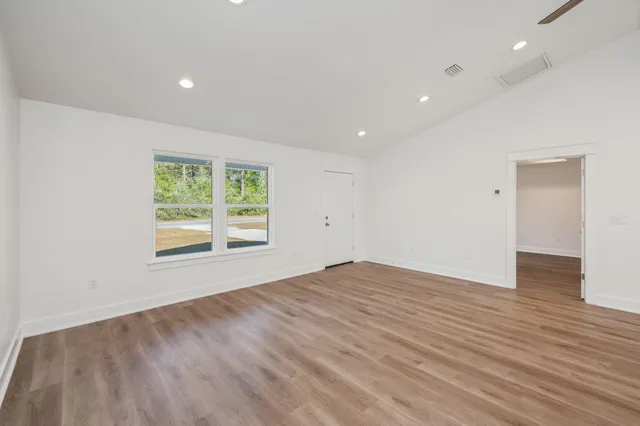 $1,800 | 68 Iris Lane, DeFuniak Springs, FL 32433