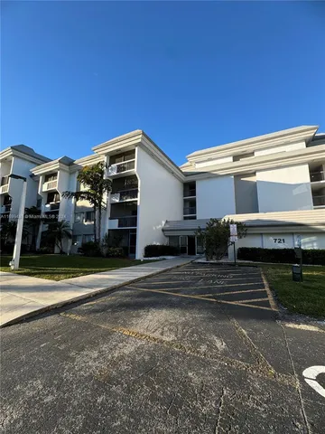 $2,350 | Jacaranda, Plantation, FL 33324