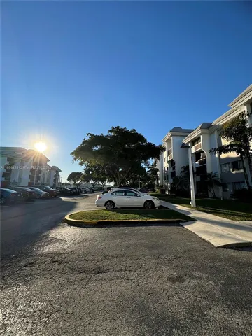 $2,350 | Jacaranda, Plantation, FL 33324