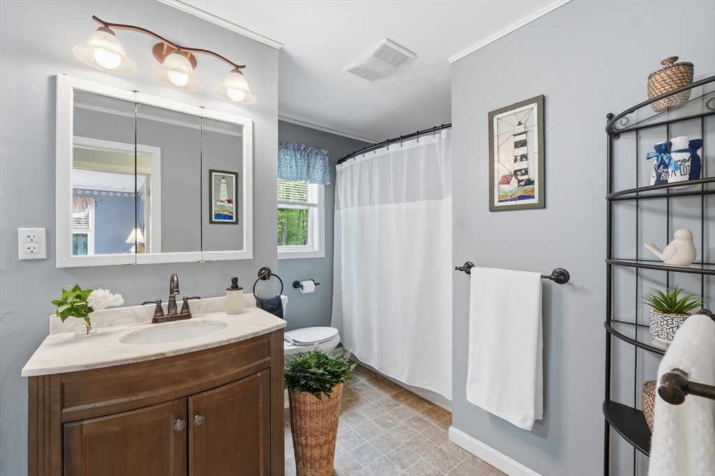 39 North Common Road Westminster, MA 01473 - Photo 18 of 37