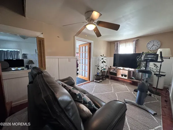 $279,000 | 537 Harding Avenue, Toms River, NJ 08753