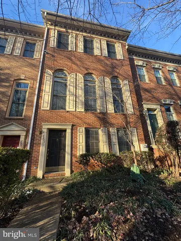 $3,200 | 2414 North Hampton Drive, Alexandria, VA 22311