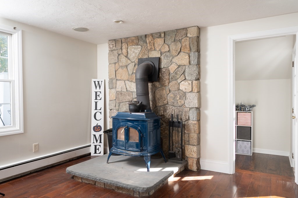 19 Crestview Road Waltham, MA 02451 - Photo 5 of 32