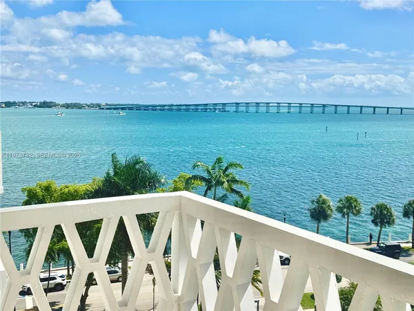 $2,500 | 1430 Brickell Bay Drive, Unit 707, Miami, FL 33131