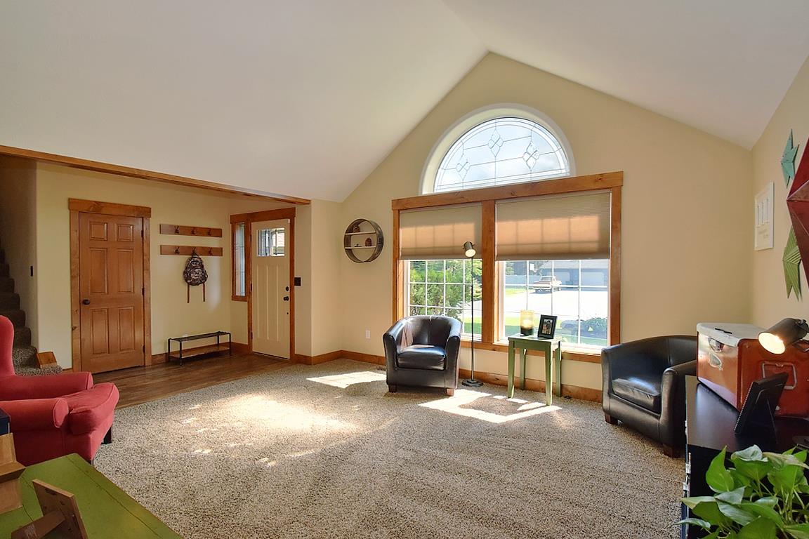 15701 North McKinnon Road Mead, WA 99021 - Photo 3 of 20