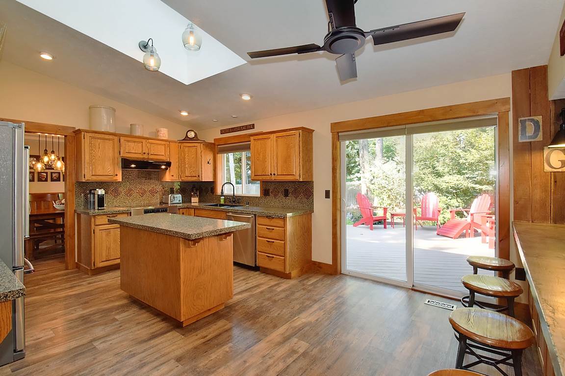 15701 North McKinnon Road Mead, WA 99021 - Photo 5 of 20