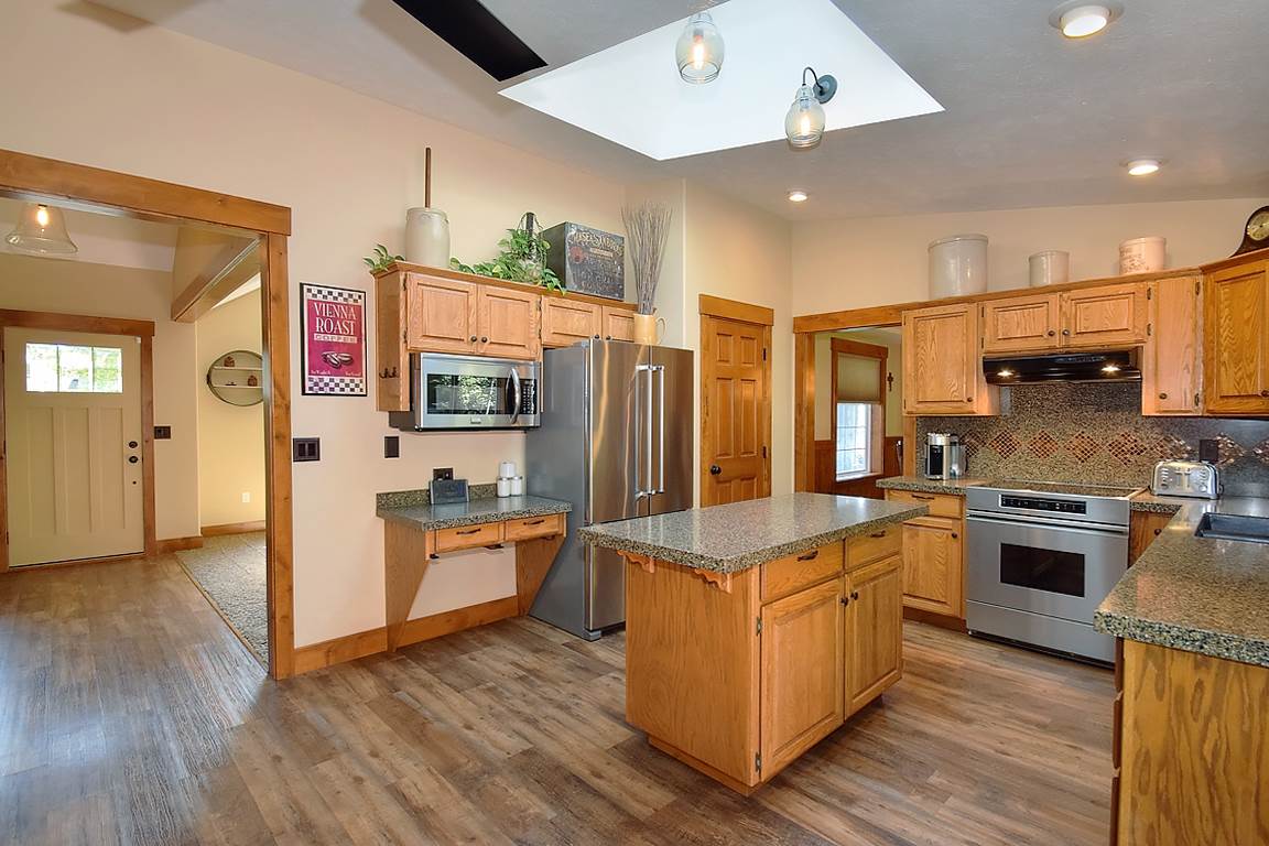 15701 North McKinnon Road Mead, WA 99021 - Photo 6 of 20