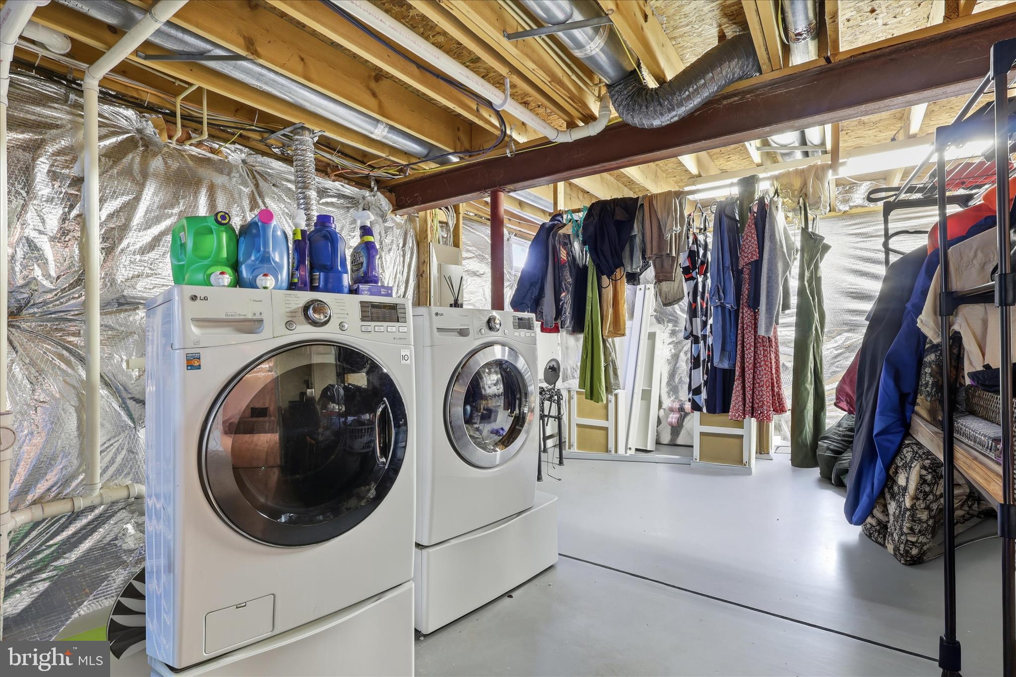 6711 Selbourne Lane Gainesville, VA 20155 - Photo 42 of 55 a utility room with dryer and washer