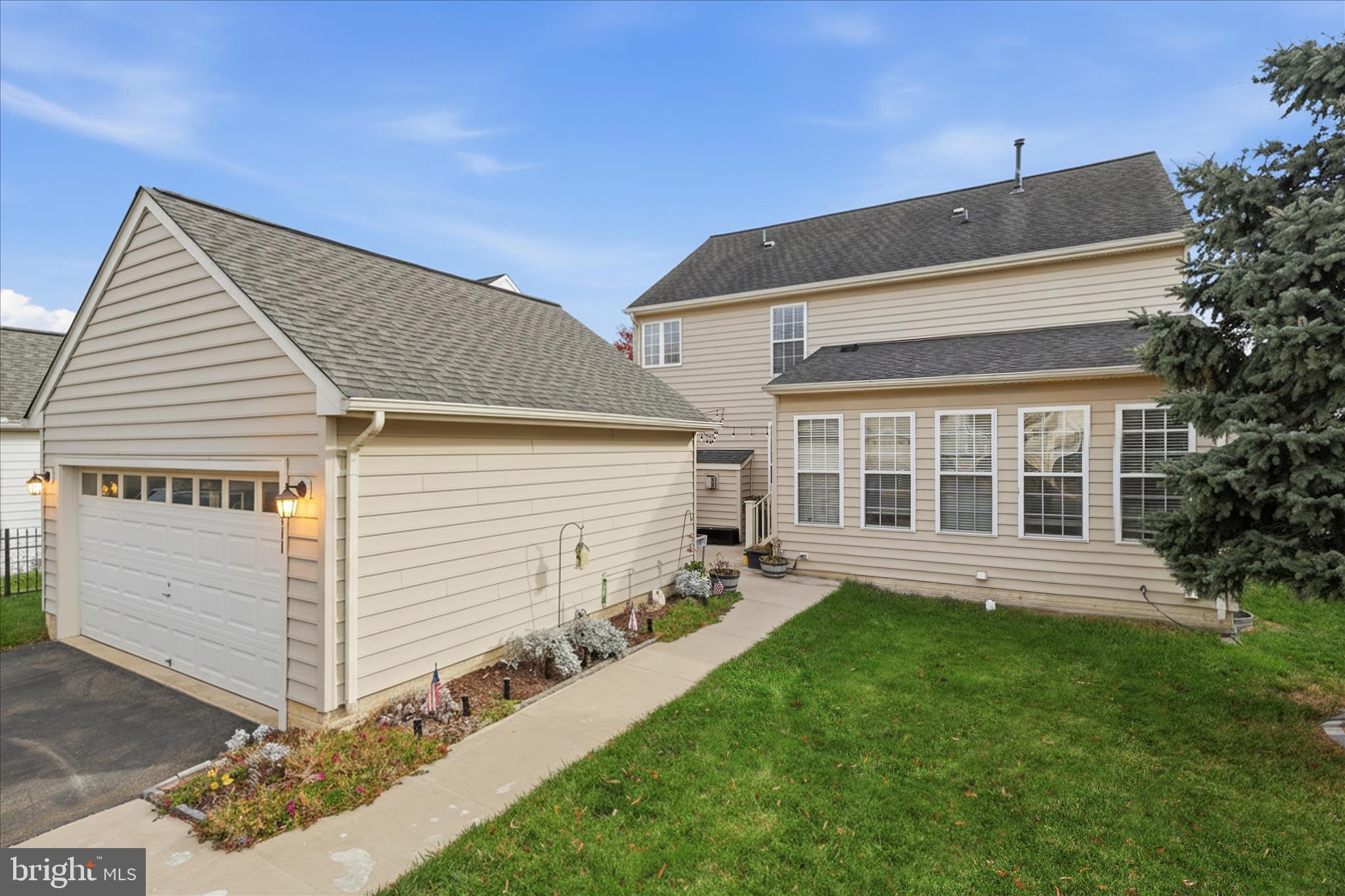 6711 Selbourne Lane Gainesville, VA 20155 - Photo 45 of 55 a view of house with yard