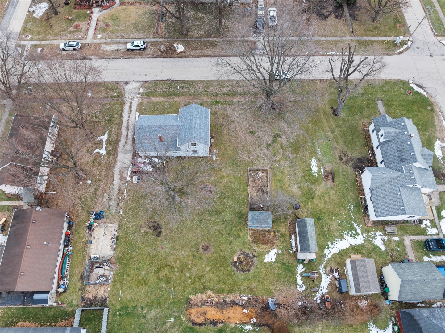 303 South Jackson Street Gardner, IL 60424 - Photo 24 of 29 an aerial view of residential houses with outdoor space