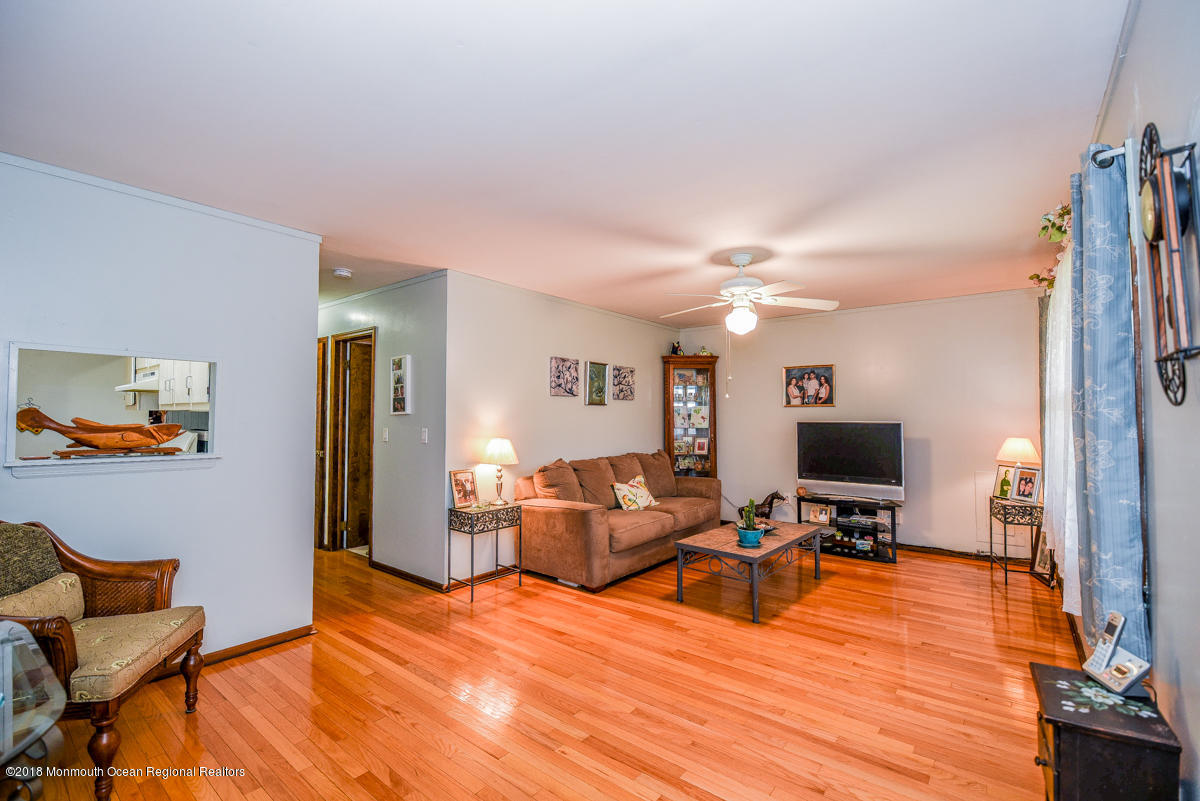 88 Pinewood Road Toms River, NJ 08753 - Photo 2 of 13 pinewood-22
