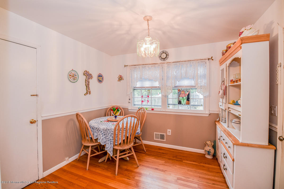 88 Pinewood Road Toms River, NJ 08753 - Photo 8 of 13 pinewood-35