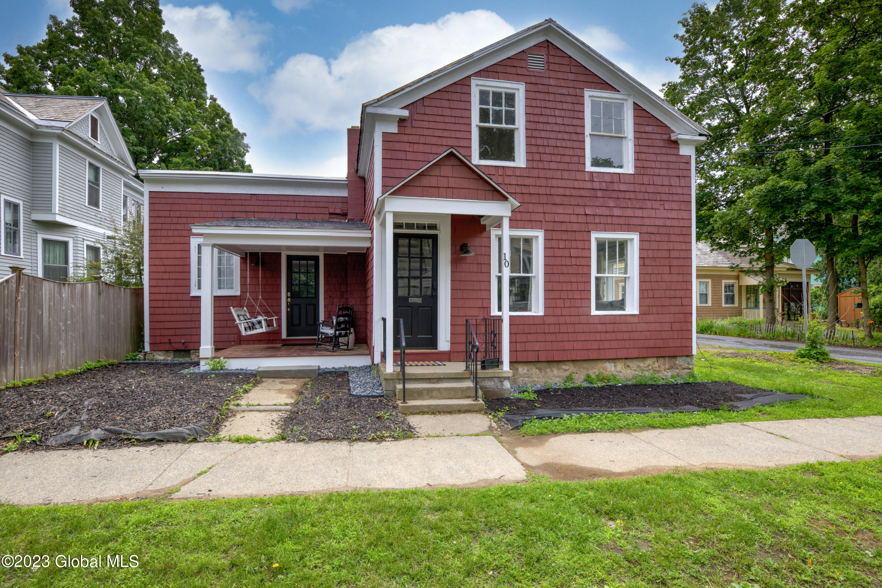 10 Marion Place, Saratoga Springs, NY 12866 Compass