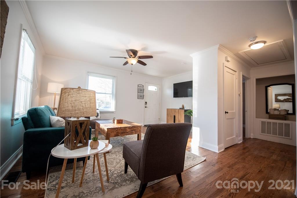521 Greystone Road Charlotte, NC 28209 - Photo 3 of 18 Gallery Image 3