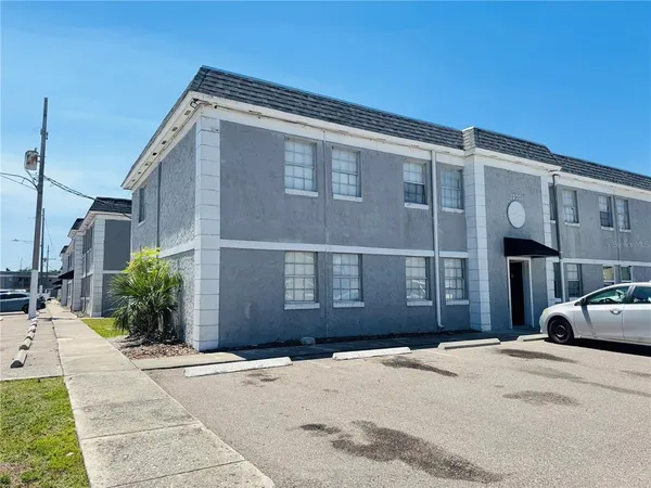 $1,350 | 2777 L B McLeod Road, Unit 2777A, Orlando, FL 32805