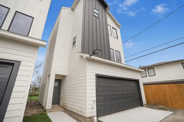 $2,500 | 2419 Rosewood Street, Houston, TX 77004
