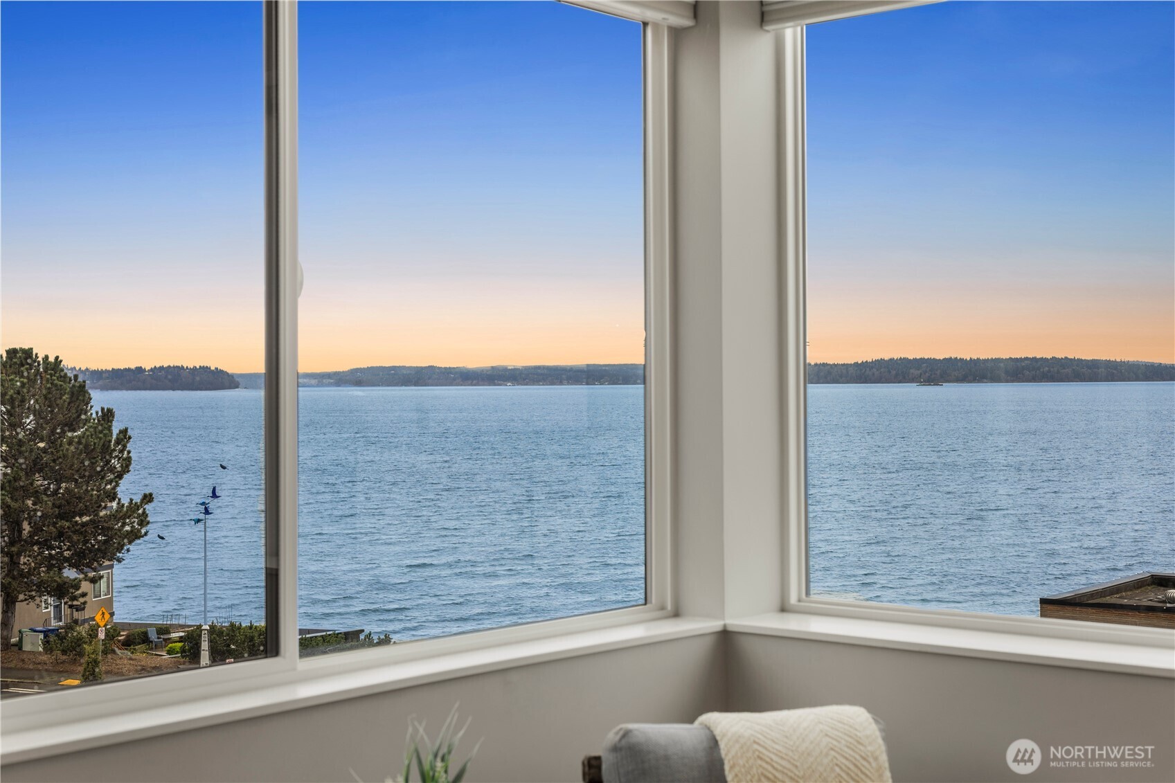 4018 Beach Drive Southwest Seattle, WA 98116 - Photo 14 of 37