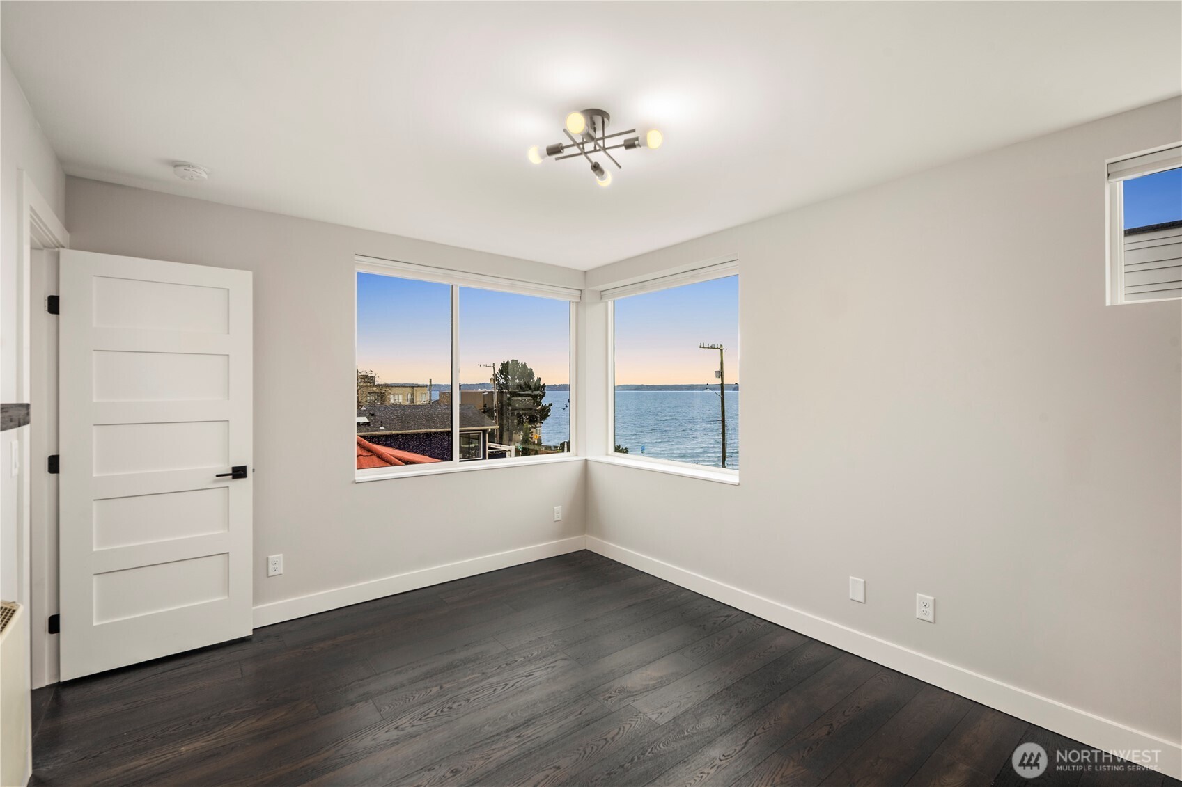 4018 Beach Drive Southwest Seattle, WA 98116 - Photo 20 of 37