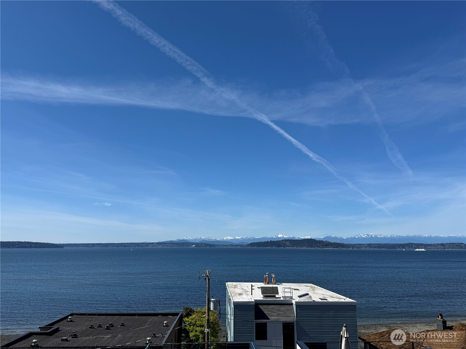 4018 Beach Drive Southwest Seattle, WA 98116 - Photo 2 of 37