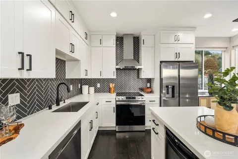 $1,194,000 | 4018 Beach Drive Southwest, Seattle, WA 98116