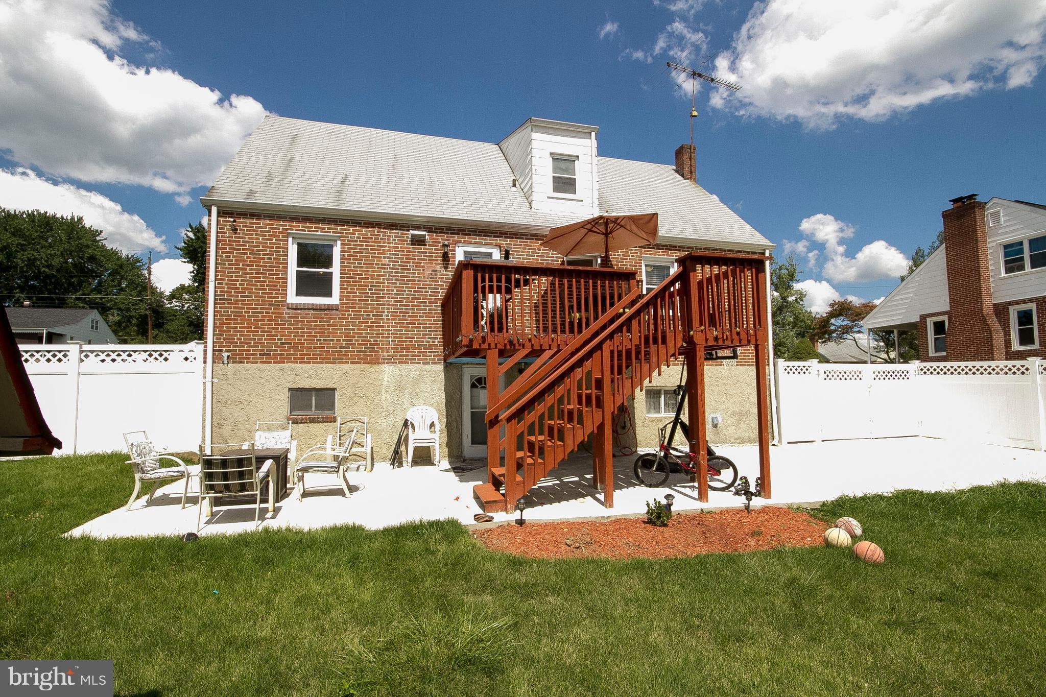 3631 Eitemiller Road Baltimore, MD 21244 - Photo 23 of 27 a view of a house with swimming pool and a yard