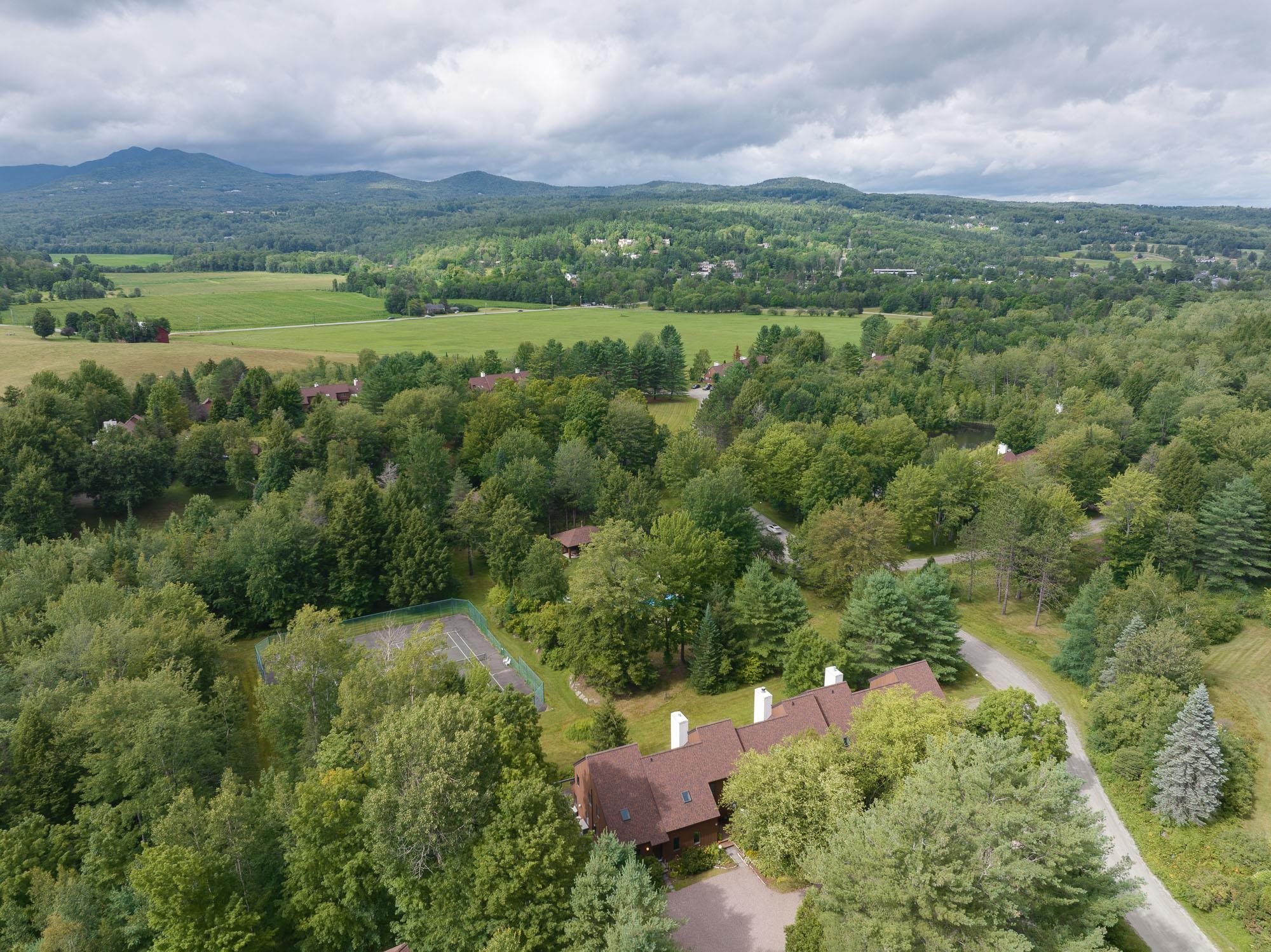 464 Field Road, Unit 82 Stowe, VT 05672 - Photo 8 of 40