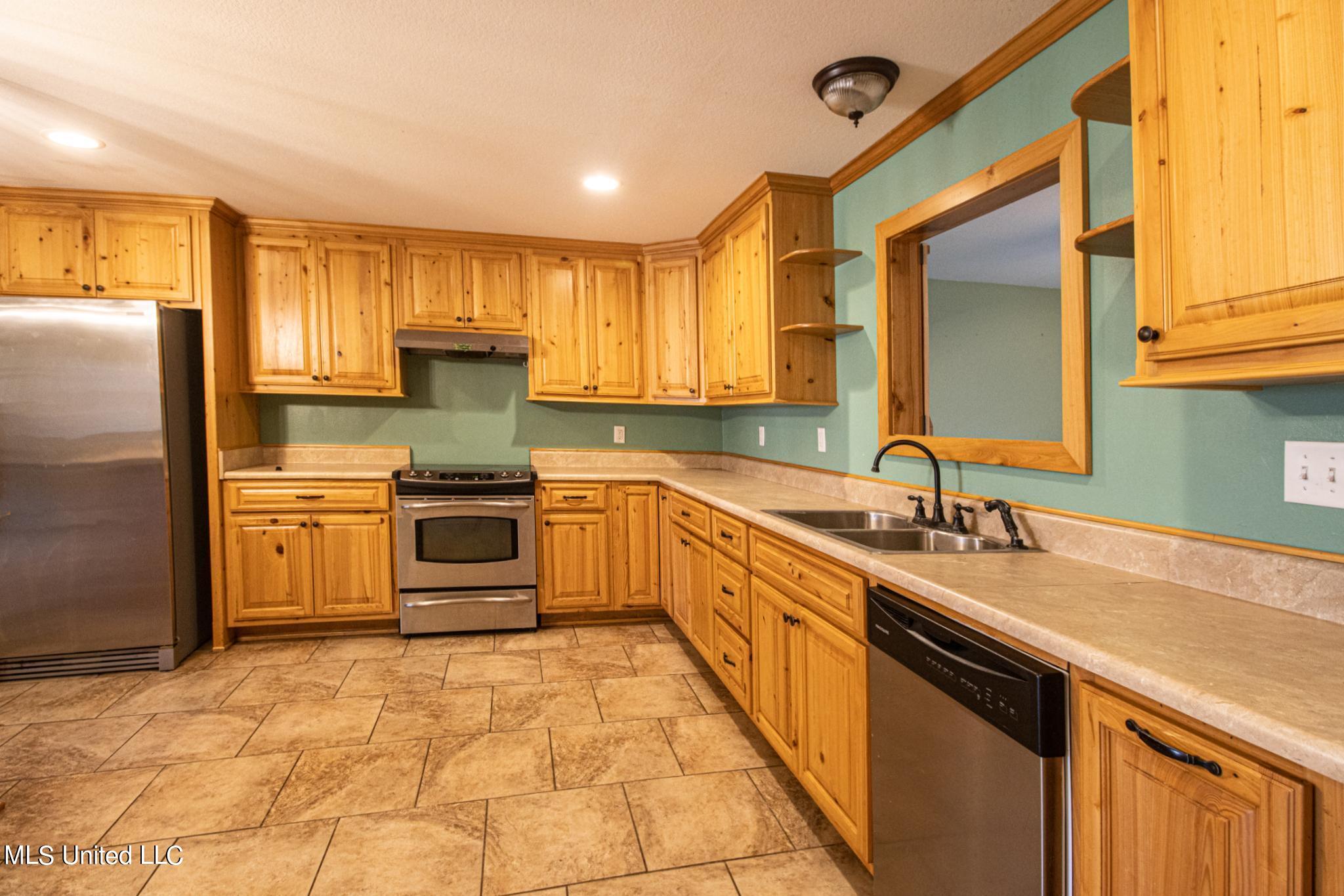 16429 Grafe Homestead Road Moss Point, MS 39562 - Photo 4 of 16 16429 Grafe Homestead-33004