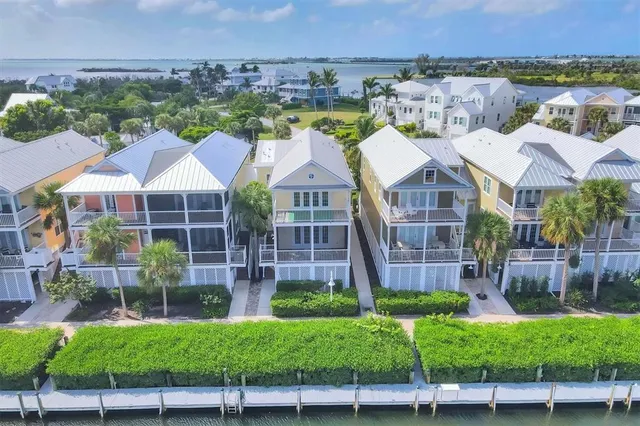 a view of a back yard of the house