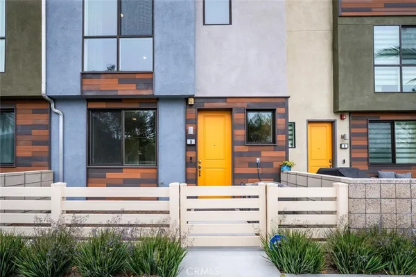 $738,750 | 5860 Linden Avenue, Unit 8, Long Beach, CA 90805