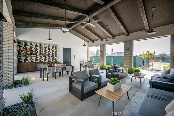 $738,750 | 5860 Linden Avenue, Unit 8, Long Beach, CA 90805